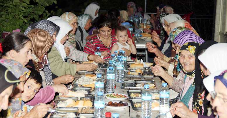 'EL ELE GÖNÜL GÖNÜLE' İFTAR