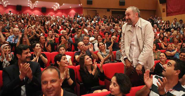 ‘Fakat Müzeyyen Bu Derin Bir Tutku’ seyirciyle buluştu
