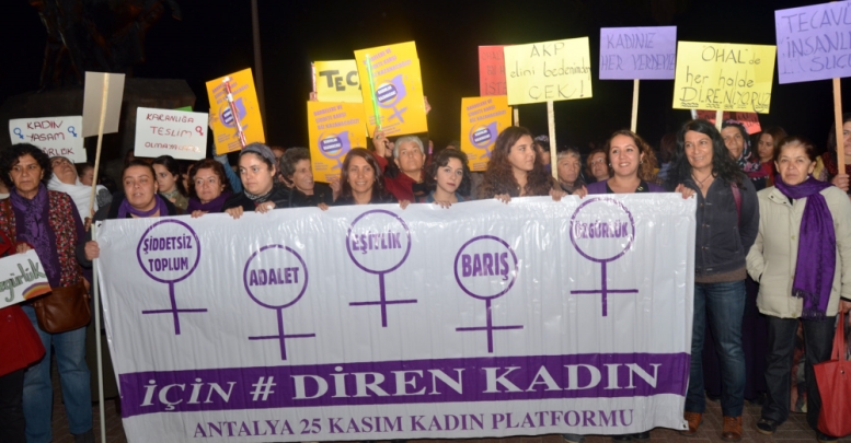 ‘Şiddete hayır’ protestosu