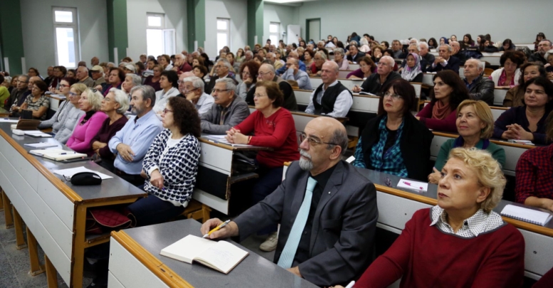 'Yaşlı üniversitesi'nde dersler başladı