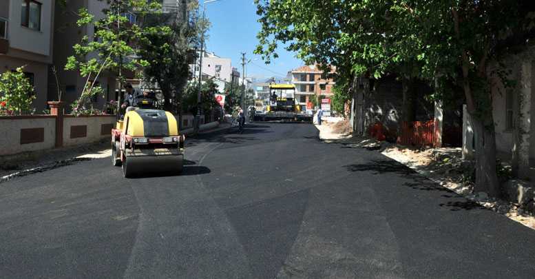 2. dönemde ilk asfalt çalışması Ahatlı’da başladı