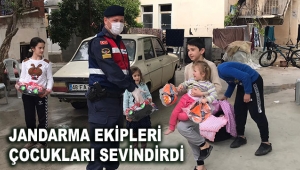 Jandarma ekipleri çocukları sevindirdi