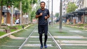 30 yıllık berberin maraton mesaisi