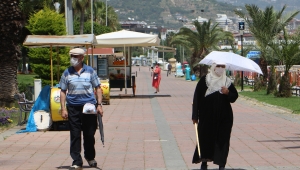 Alanya'da aşırı sıcak yüzünden 65 yaş üstü sokağa çıkmadı