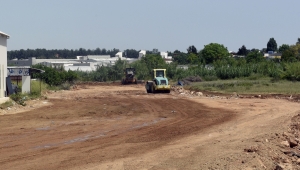 Altınova'da yollar açılıyor