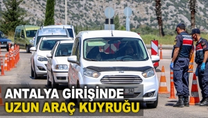 Antalya girişinde uzun araç kuyruğu