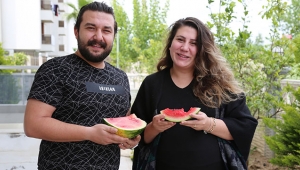 Aşeren hamile kadına Vali'den karpuz izni