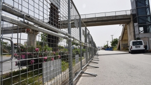 Uyuşturucu almaya gelenler mahsur kaldı