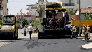 İki komşu mahalleye 8 bin 500 ton asfalt