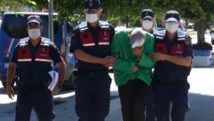 İki psikolog evinde uyuşturucu imalatından yakalandı