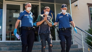 Popülerliği devam etsin diye evini yakmış