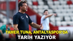 Tamer Tuna, Antalyaspor'da tarih yazıyor