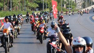 Antalya'da konvoylu, konserli 30 Ağustos coşkusu