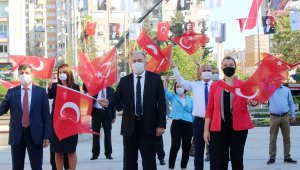 Büyükşehir Belediyesi'nde Zafer Bayramı kutlaması