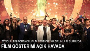 Film gösterimi açık havada