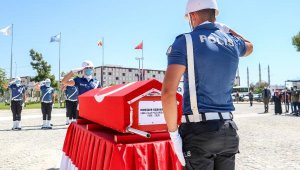Gazi polis törenle son yolculuğuna uğurlandı