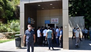 Panoramik asansör boşluğunda ceset bulundu