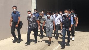 Polis, 3 saatte 2201 kişiyi kontrol etti