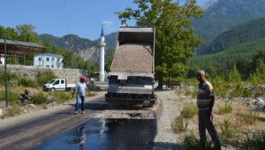 6 mahalleyi birleştiren grup yoluna asfalt