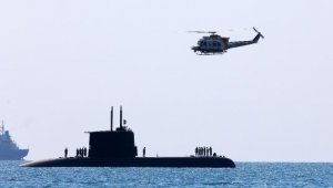Antalya açıklarındaki denizaltı ilgiyle izlendi