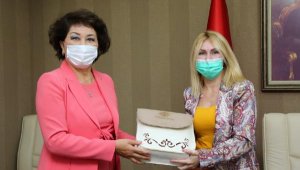 AÜ ile Kazak Ulusal Sanat Üniversitesi arasında iş birliği