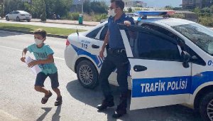 Kimliğini unutan öğrenciyi, sınava polis yetiştirdi