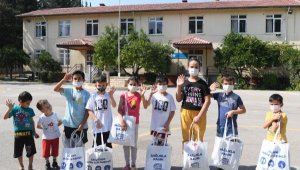 Konyaaltı Belediyesi'nden öğrencilere kırtasiye yardımı