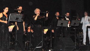 Perde Kepez'de açıldı