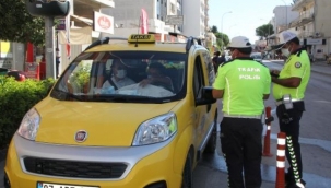 Polisten maske ve trafik uygulaması