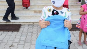Polisten miniklere moral hediyesi