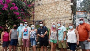 Taş evlere Avrupalı turist ilgisi