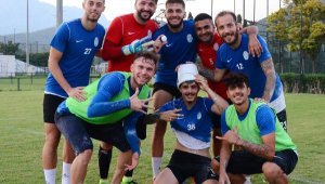 Unlu ve yumurtalı doğum günü sürprizi