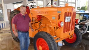 14 bin liraya yenilediği 66 yıllık traktöre gözü gibi bakıyor