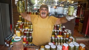 240 çeşit turşu yapan restoran işletmecisi: Turşu sirkeyle yapılır