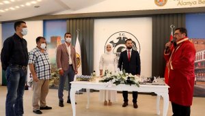 Alanya Belediyesi ile 1453 çift evlendi