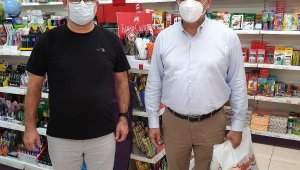 Başkan Esen, kızları için kırtasiye alışverişinde