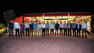 Başkandan muhtarlarla yemek