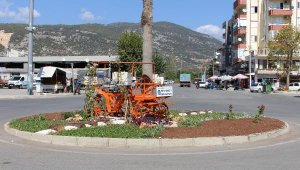 Büyükşehir'den Serik ve Finike'de peyzaj çalışması
