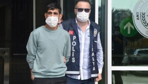 FETÖ yalanıyla dolandırdı, parayı almaya geldiği banka şubesinde yakalandı