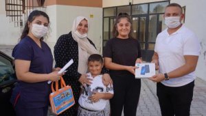 Finike'de öğrencilere tablet
