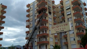 Kumluca'da sitede yangın