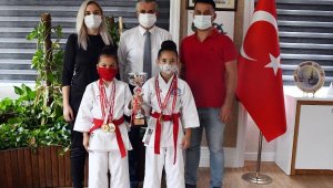 Minik karatecilerden Topaloğlu'na ziyaret