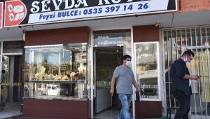 Polis, 1 kilo altınla kaçan soyguncunun peşinde