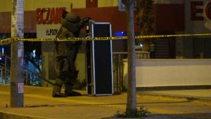 2 metrelik müzik aleti kutusu polisi alarma geçirdi