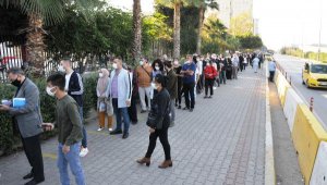Adliye girişinde HES kuyruğu çilesi
