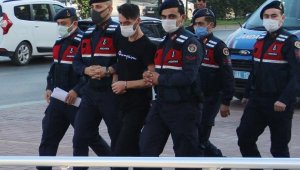 Antalya'da 3 aydır aranan katil zanlısı, berberde yakalandı