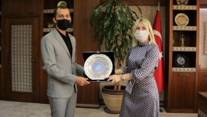 Antalya'dan cepheye koşan Azerbaycanlı doktor görevinin başına döndü