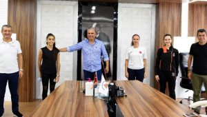 Başkan Uysal milli sporcuya başarı diledi
