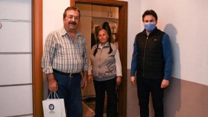 Başkandan emekli öğretmenlere ziyaret