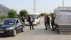 Büyükşehir'den karantinadaki Finike Yuvalı'ya gıda desteği
